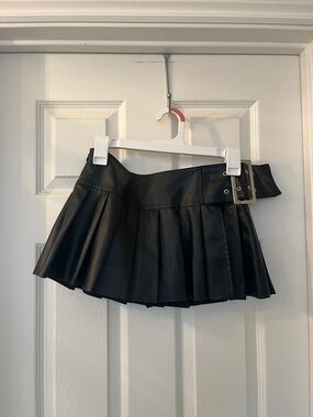 Black Pleated Faux Leather Mini Skirt with Buckle